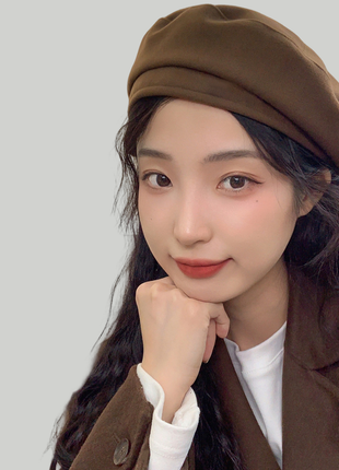 lady's vintage solid color beret