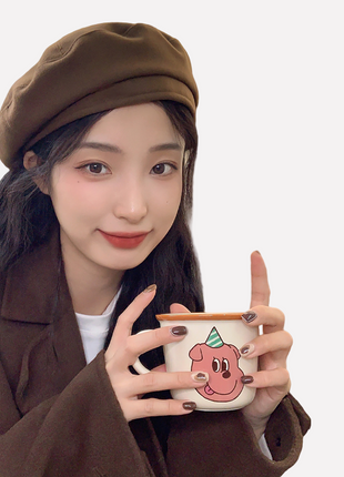 outdoor girl beret