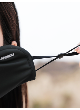 adjustable ear strap design