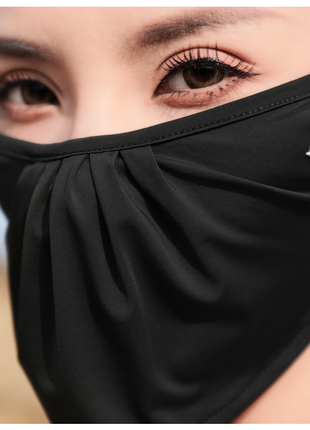 shell shaped design face mask